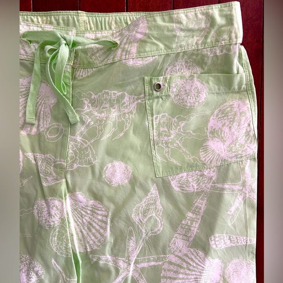 Sun Bay Women’s Lime Green Seashell Print Capri Pants Size Small Petite. - Picture 3 of 7